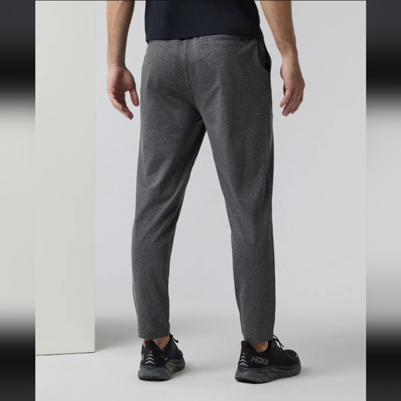 NWOT Vuori Sunday Performance Track Pant 2.0 - Picture 2 of 5